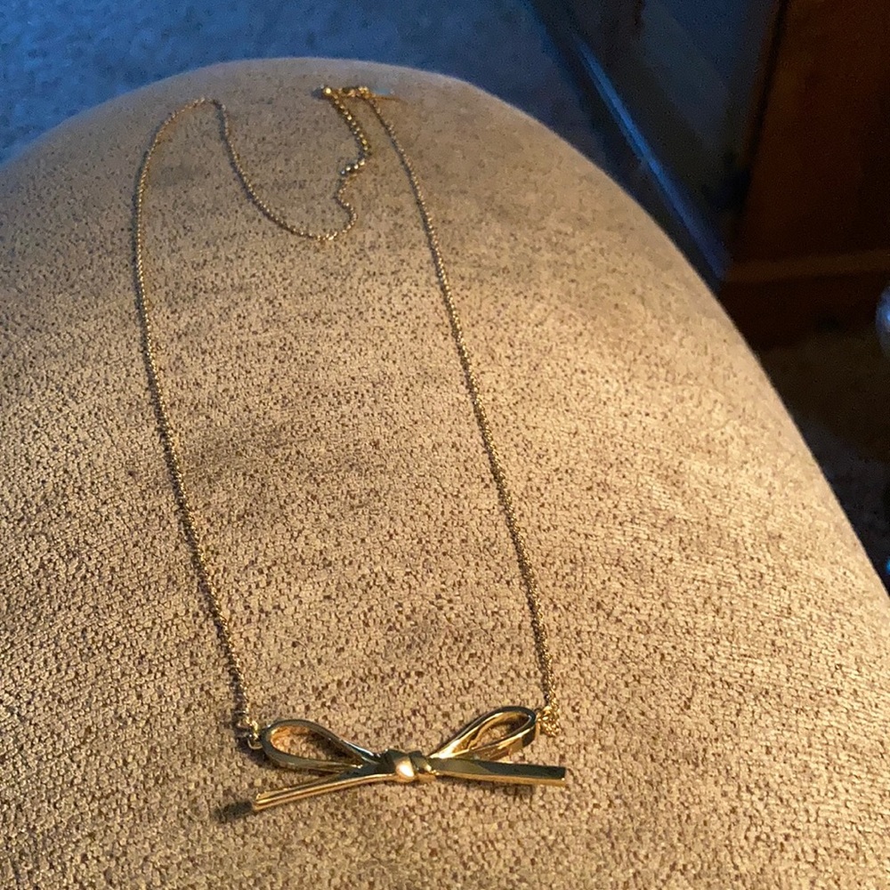 Kate Spade ♠️ Gold Bow Necklace. - Picture 3 of 9
